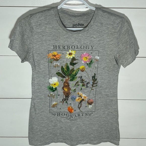 Warner Bros. Tops - Warner Bros. Gray Harry Potter T-Shirt